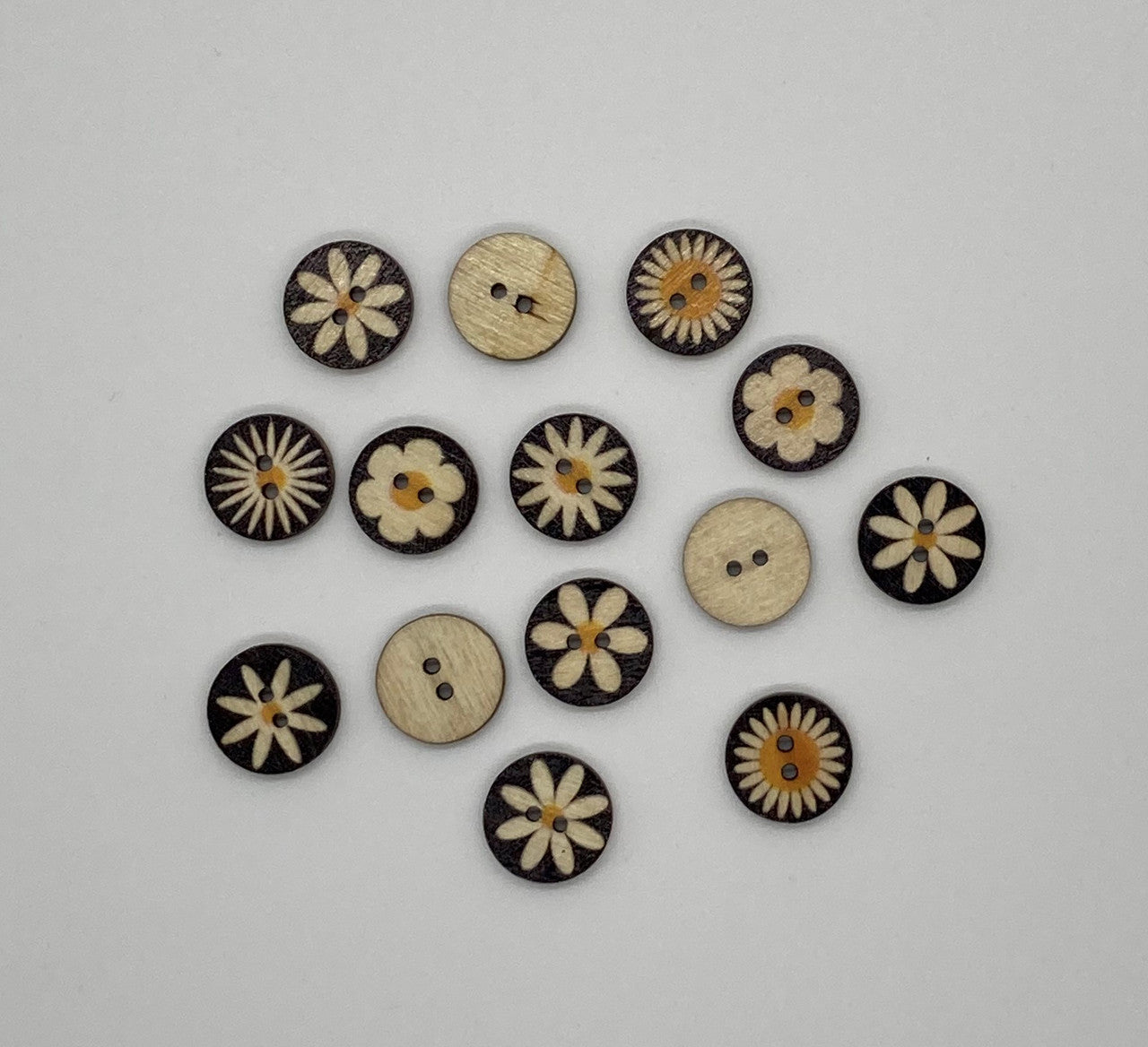 daisy tan button - 5/8" (15 mm)