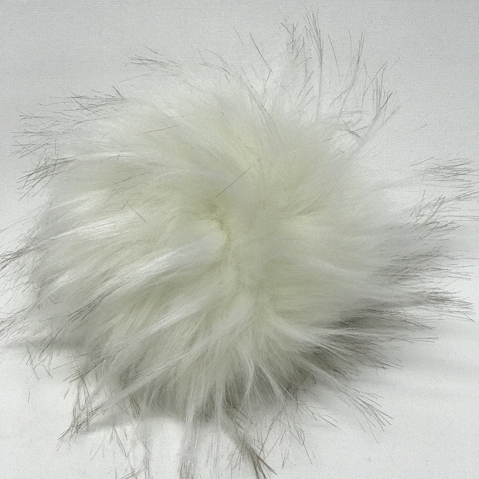 snow faux pompom (13-15 cm)