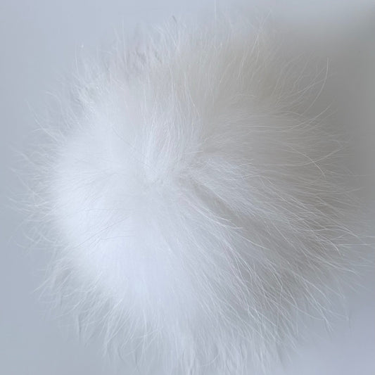 white XL Pom