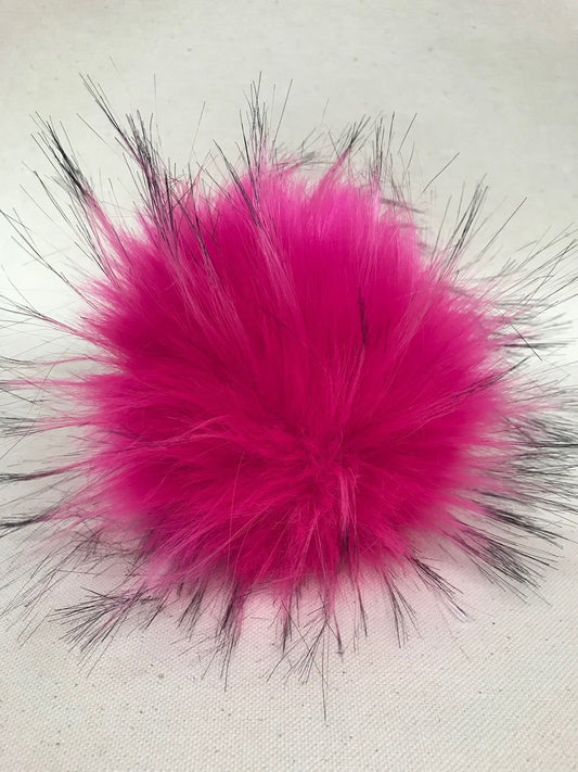 fucshia faux pompom (13-15 cm)