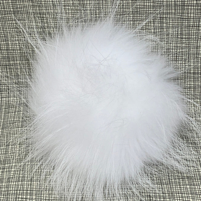 white XL Pom